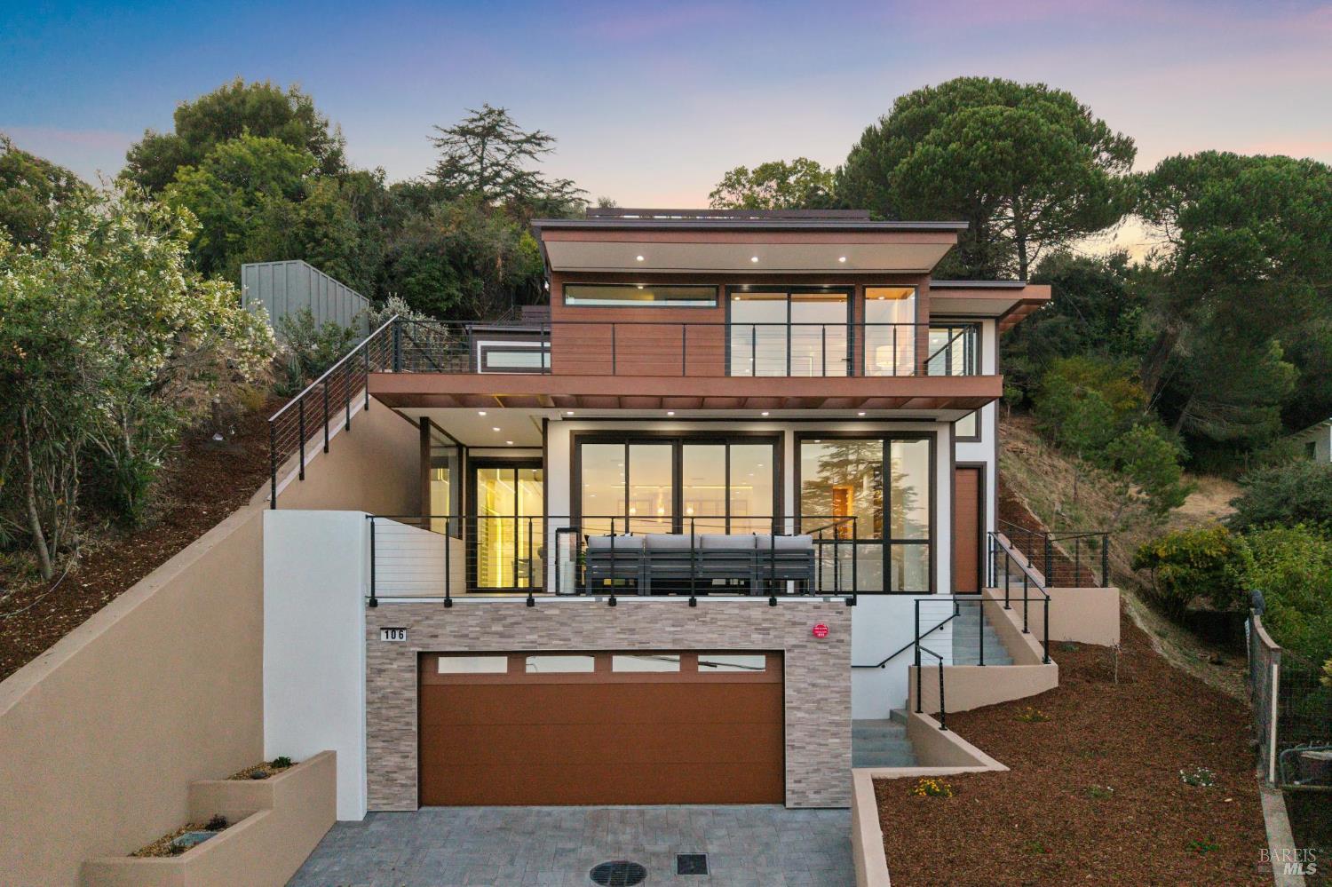 106 Walnut Avenue