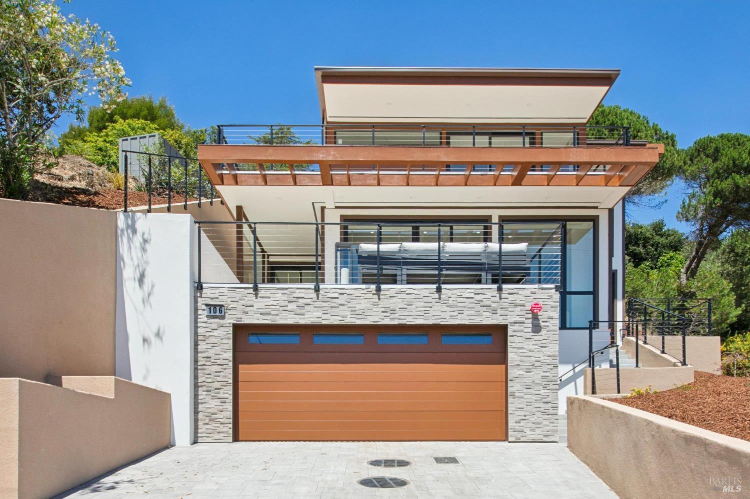 106 Walnut Avenue