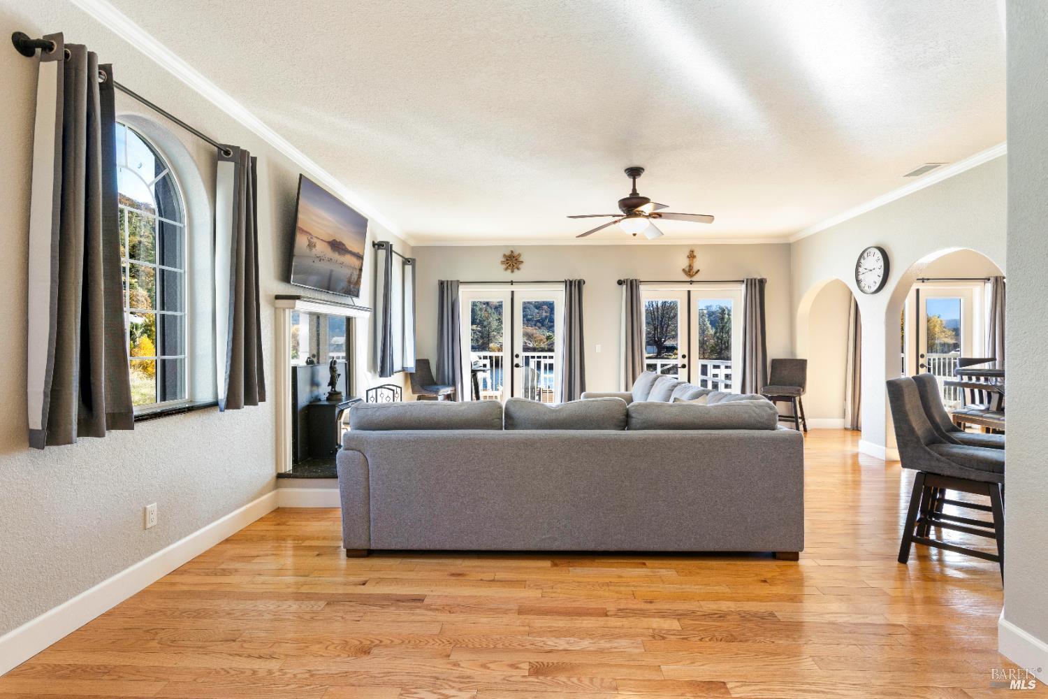 1115 Lakeshore Drive