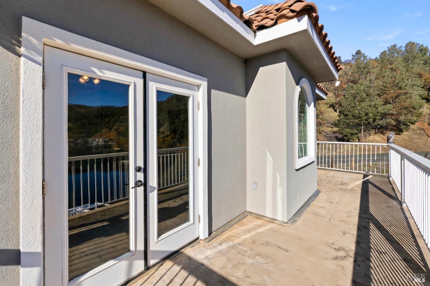 1115 Lakeshore Drive