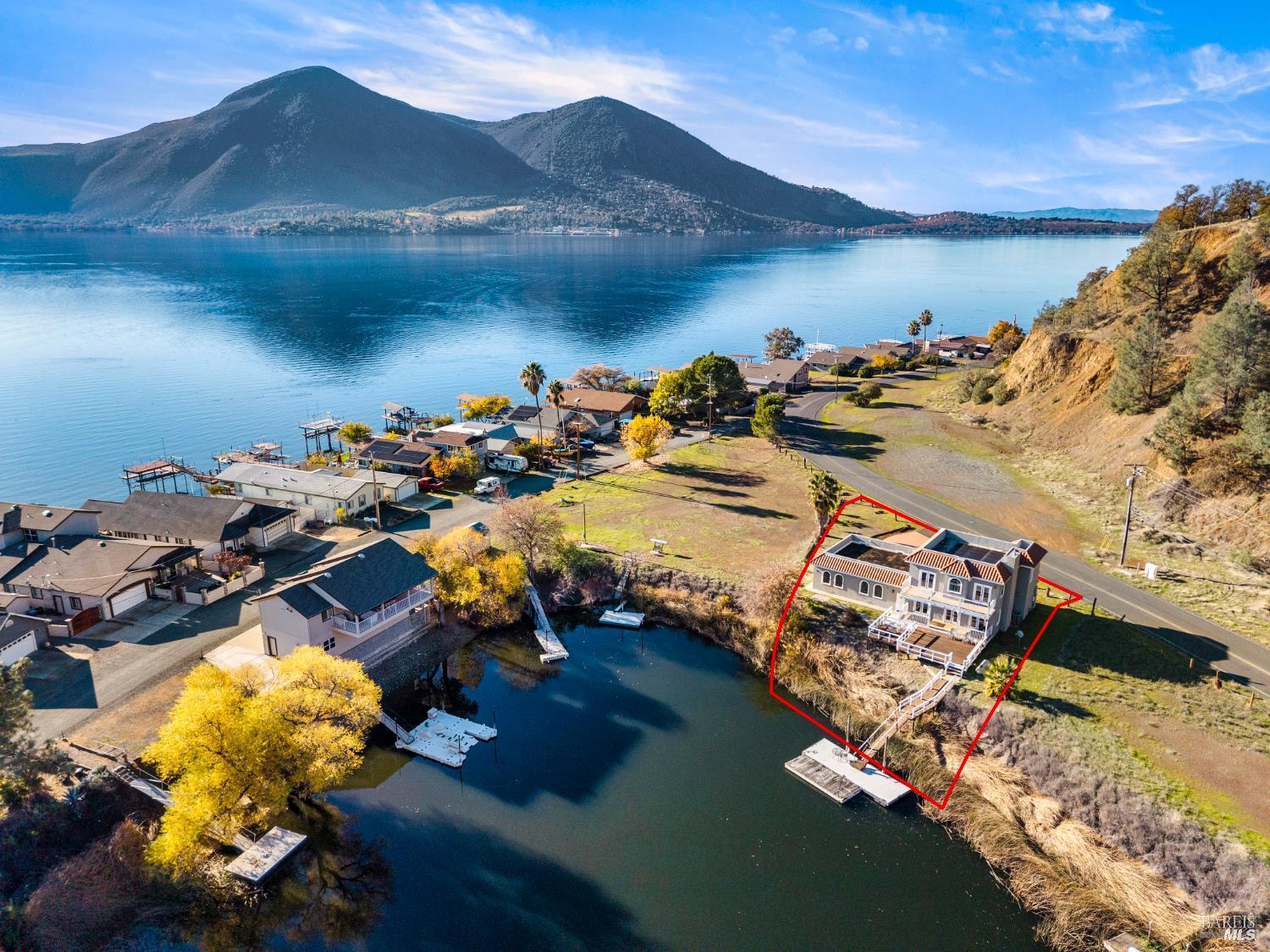 1115 Lakeshore Drive