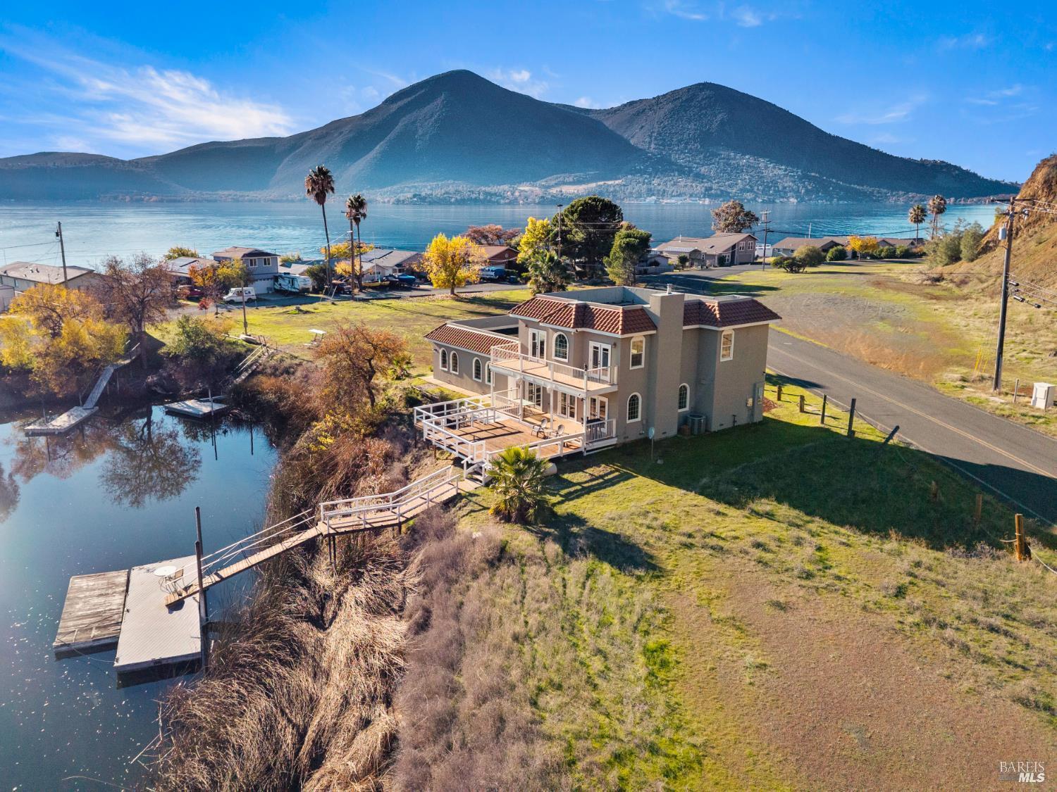 1115 Lakeshore Drive
