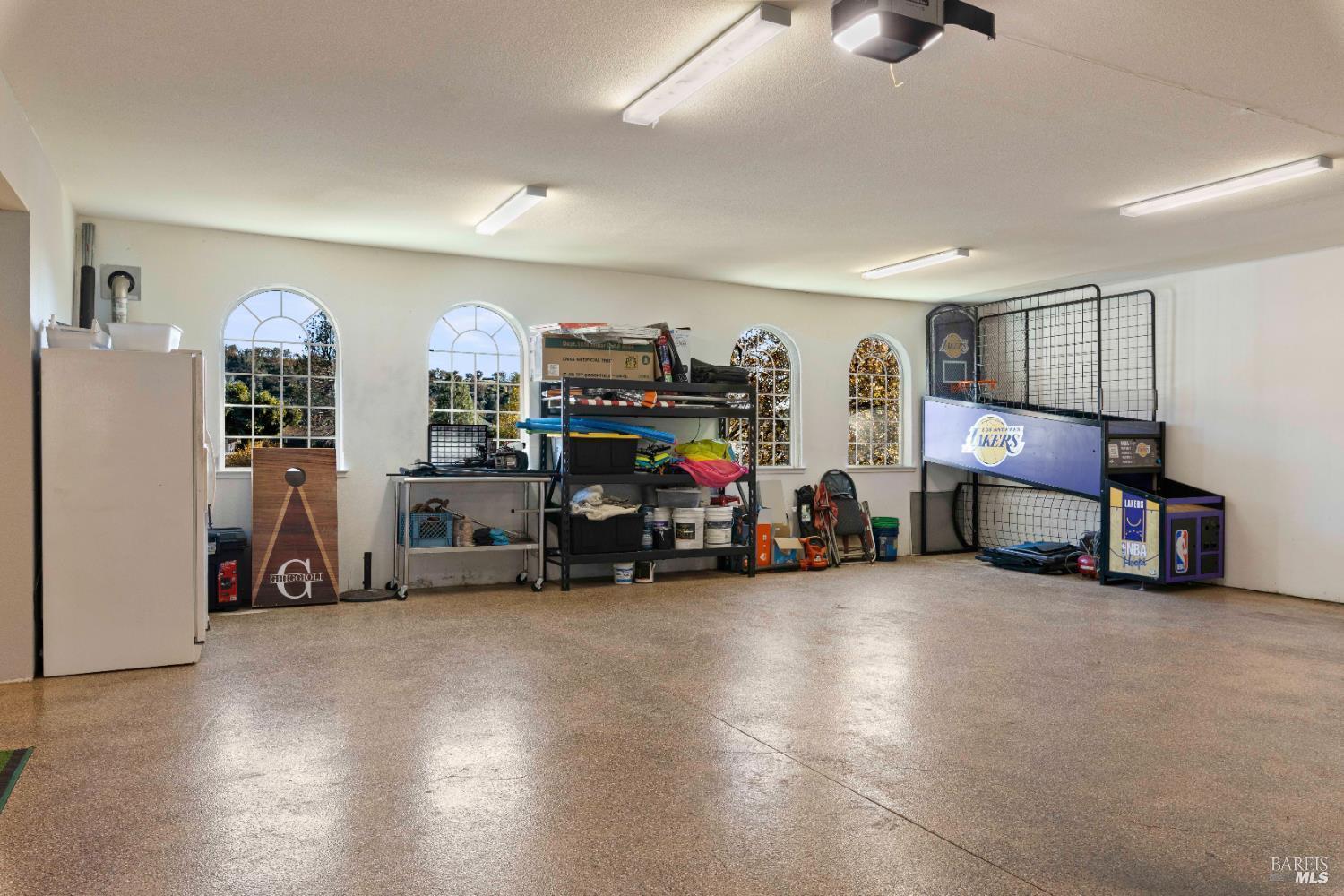 1115 Lakeshore Drive