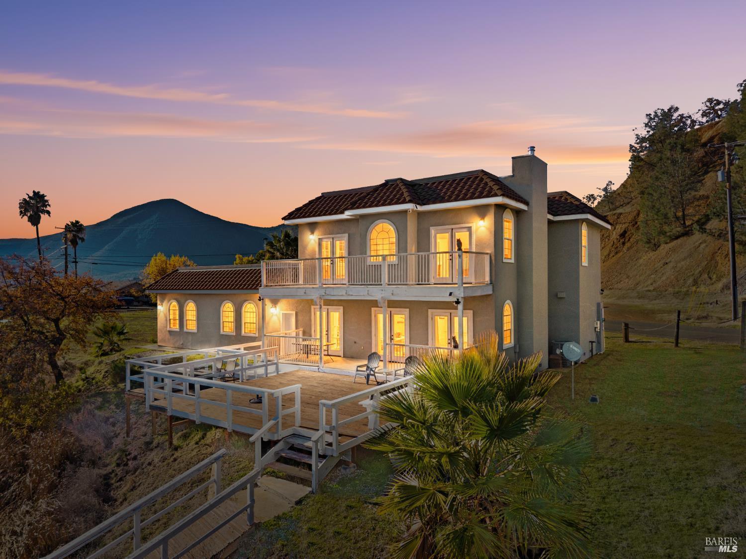 1115 Lakeshore Drive