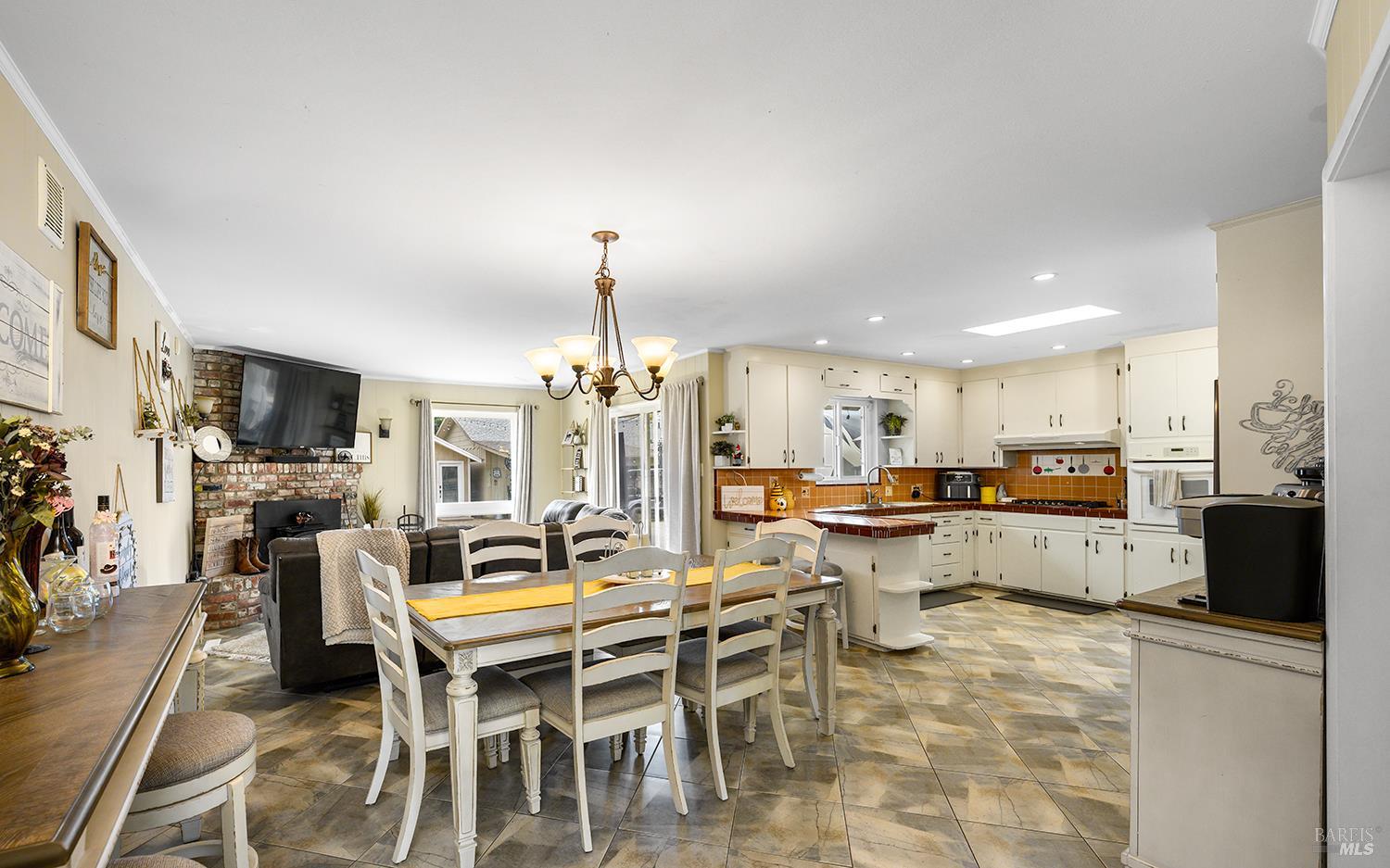 1682 Peterson Lane
