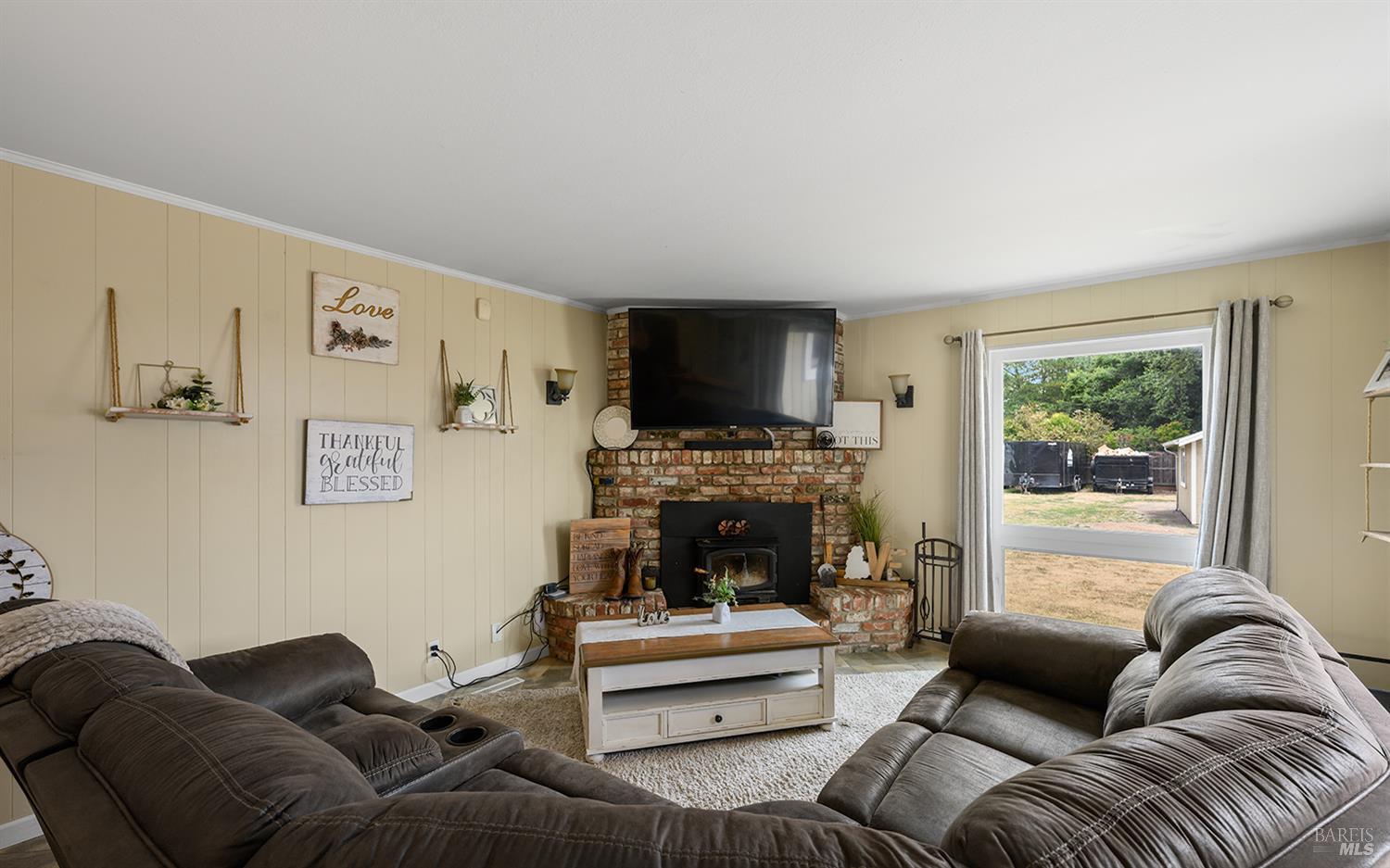 1682 Peterson Lane