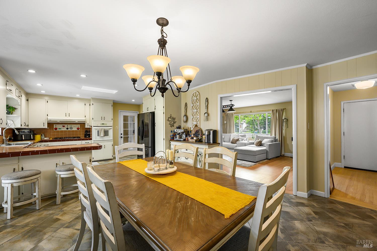 1682 Peterson Lane