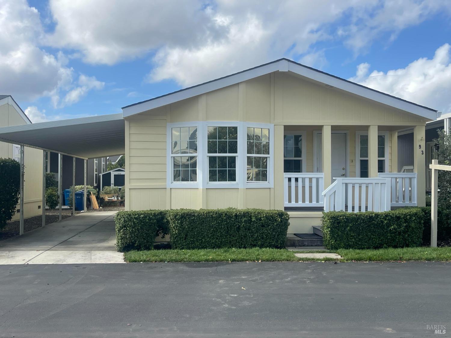 93 Candlewood Drive
