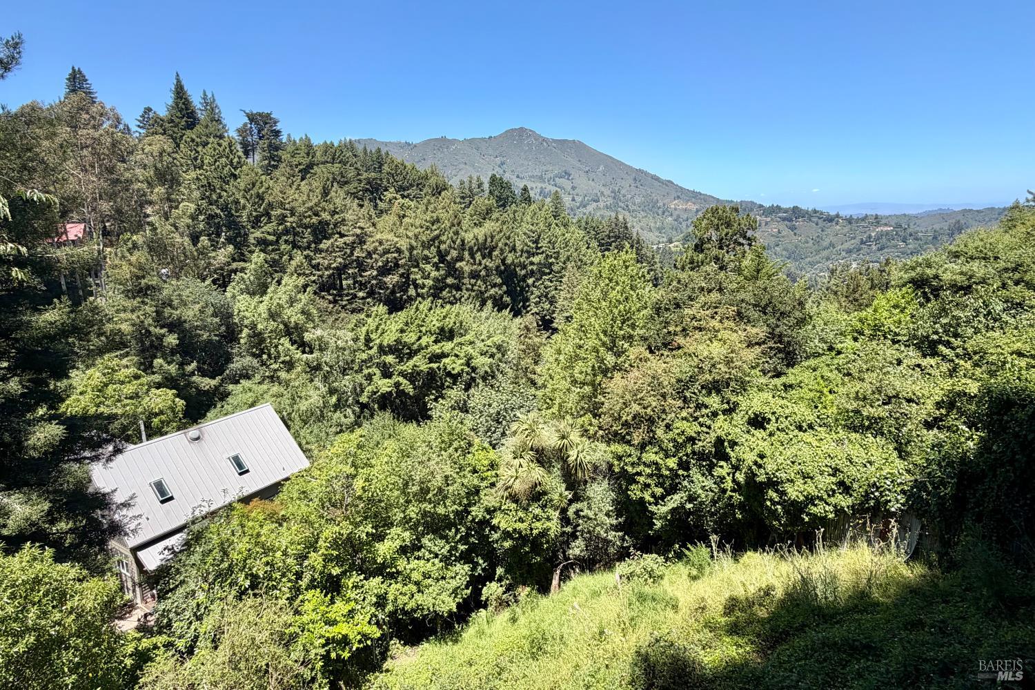 440 Panoramic Highway