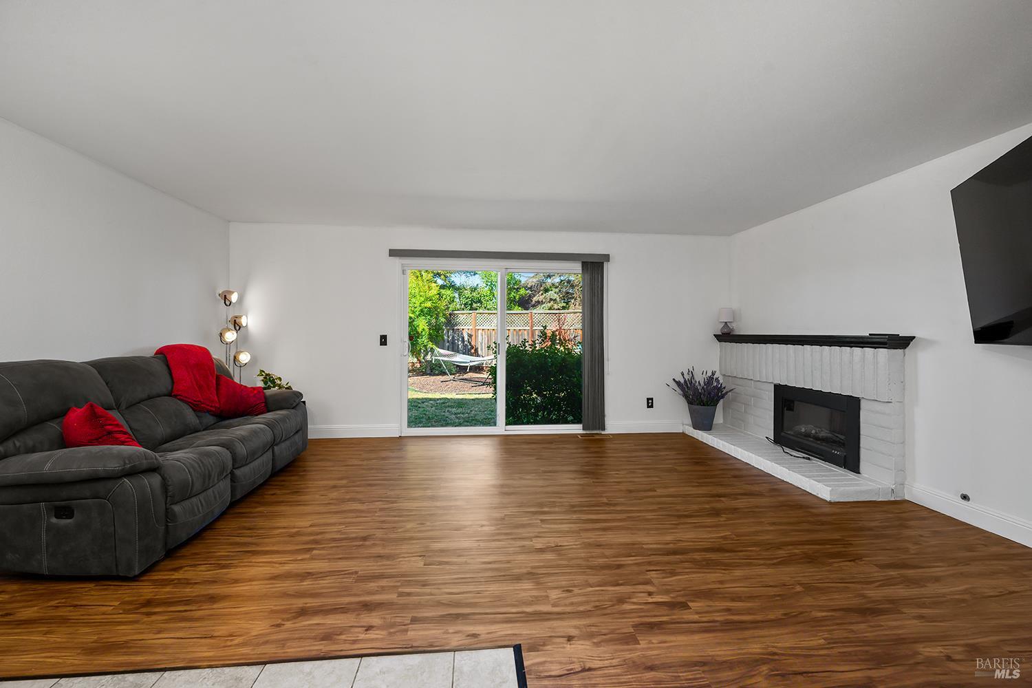 4404 Hollingsworth Circle