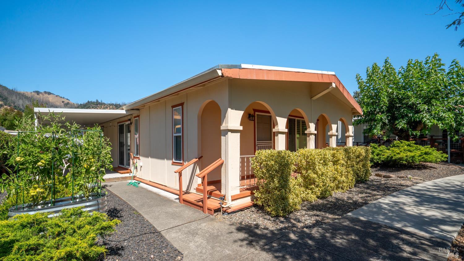 48 Shadyleaf Court