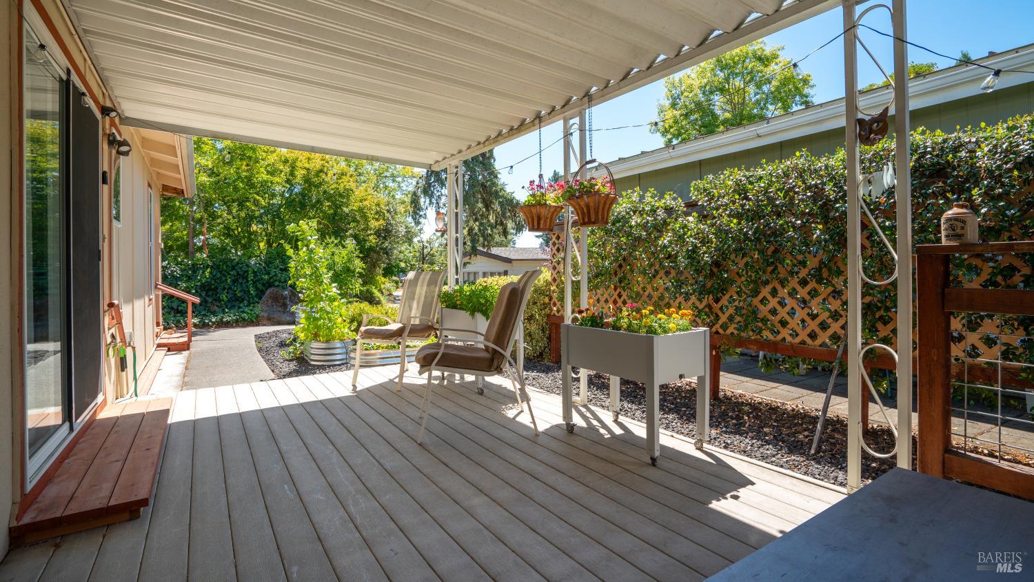 48 Shadyleaf Court