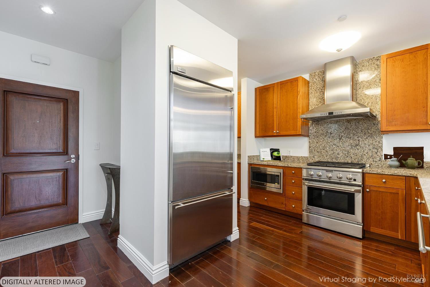 588 Main Street Unit: #212