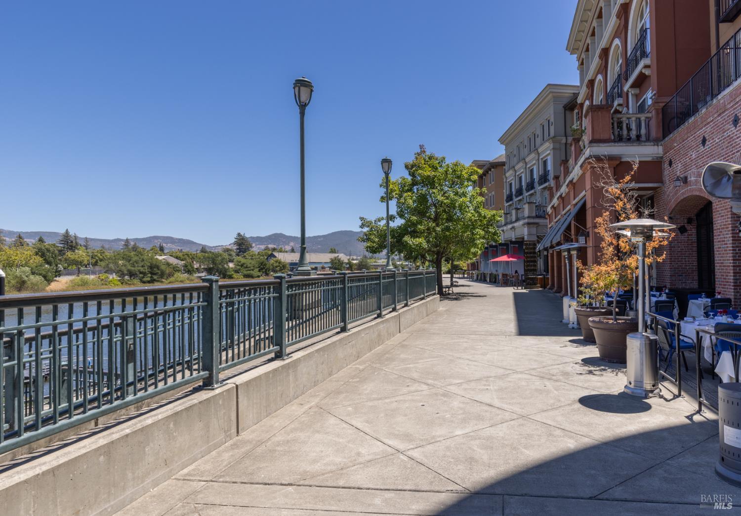 588 Main Street Unit: #212