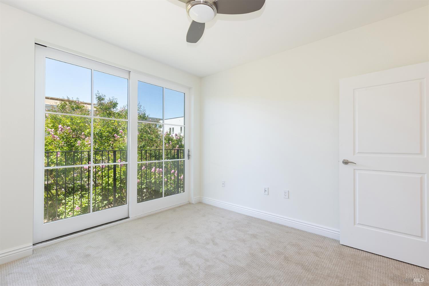 588 Main Street Unit: #212