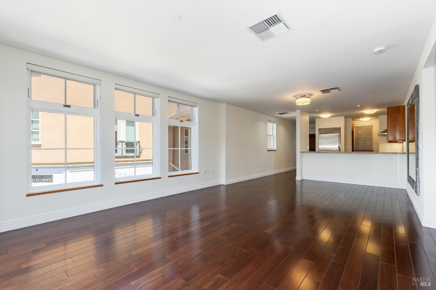 588 Main Street Unit: #212