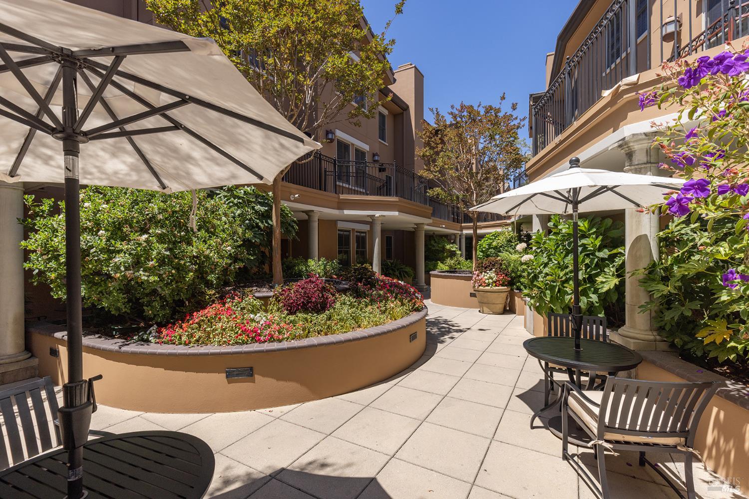 588 Main Street Unit: #212