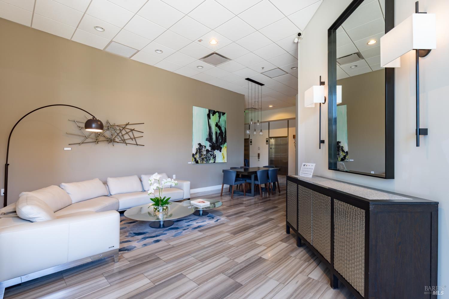 588 Main Street Unit: #212