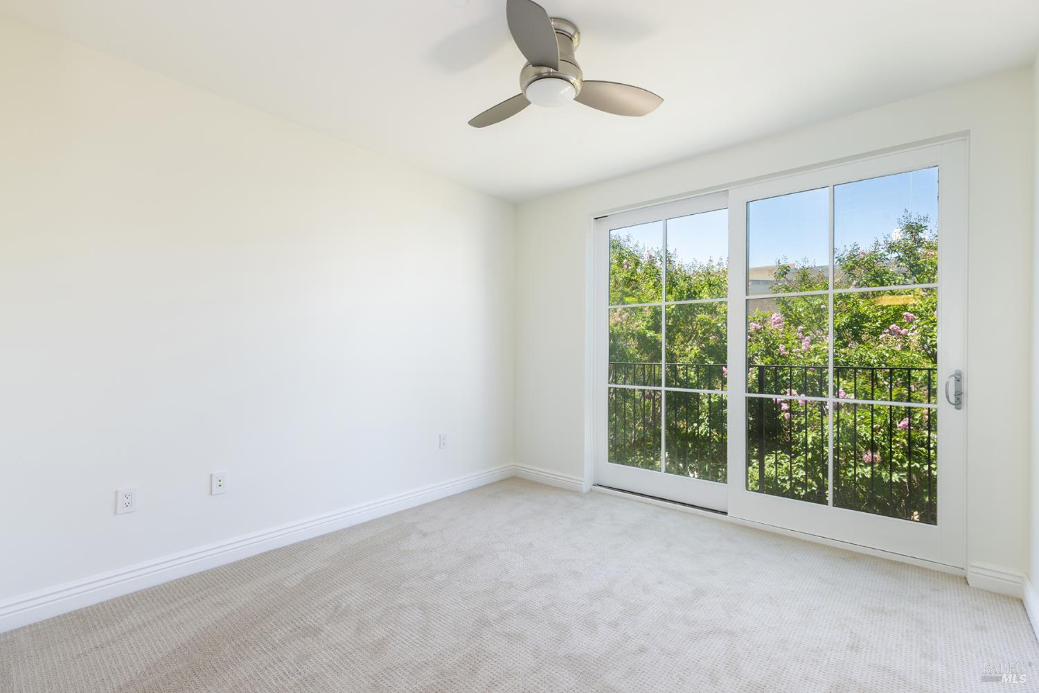 588 Main Street Unit: #212