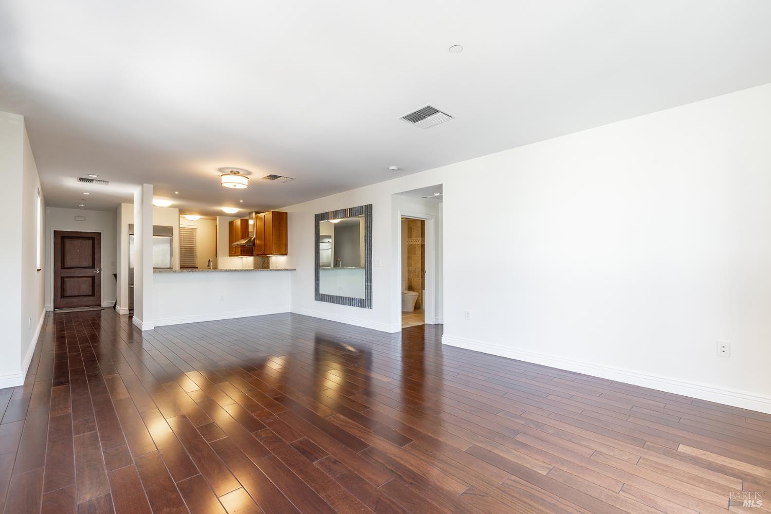 588 Main Street Unit: #212