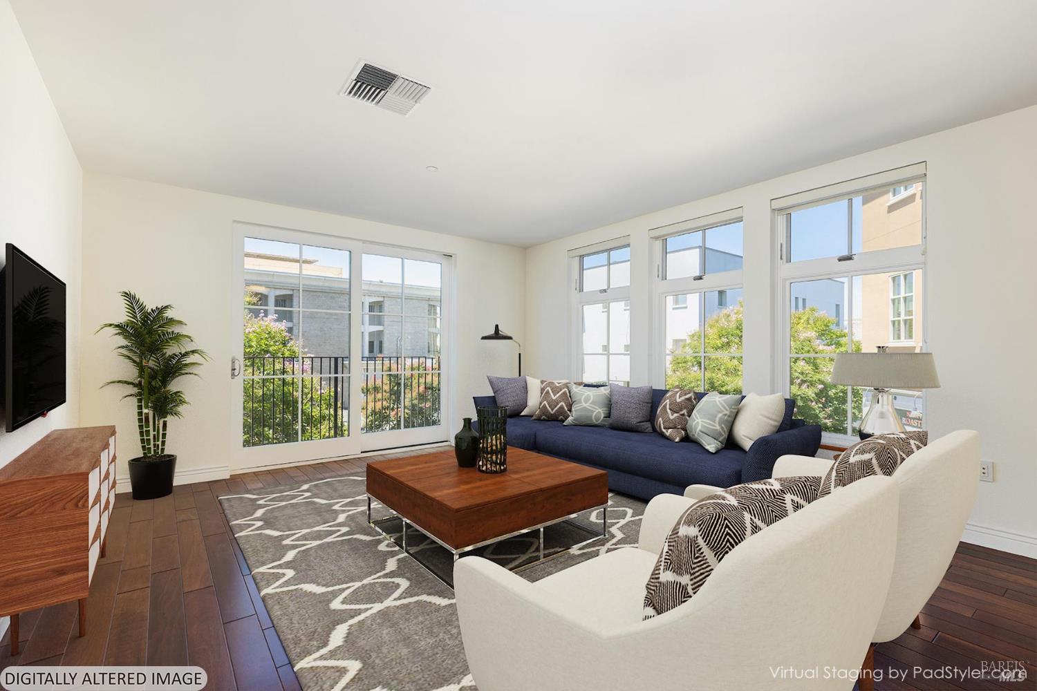 588 Main Street Unit: #212