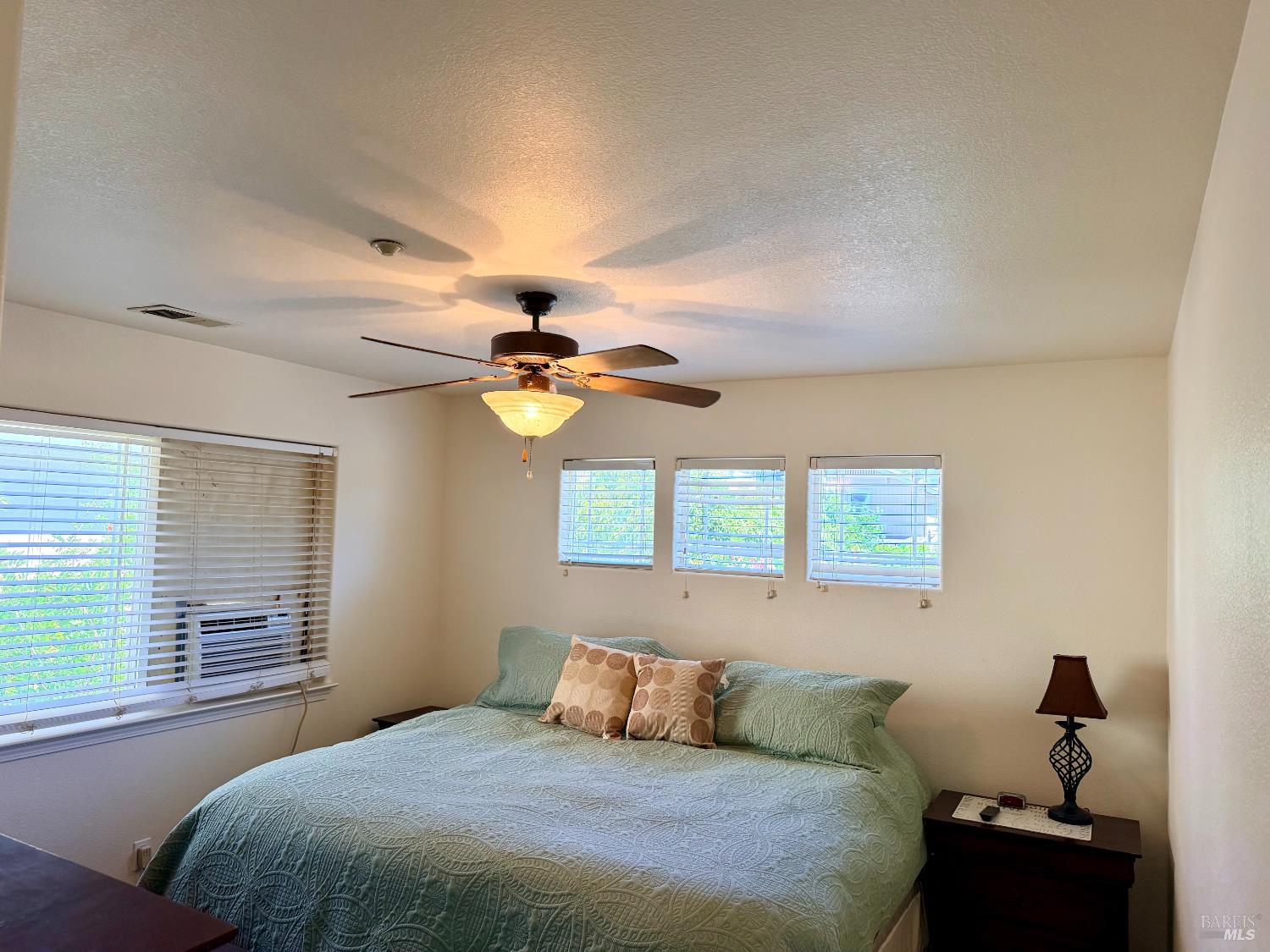 34 W Brookside Drive