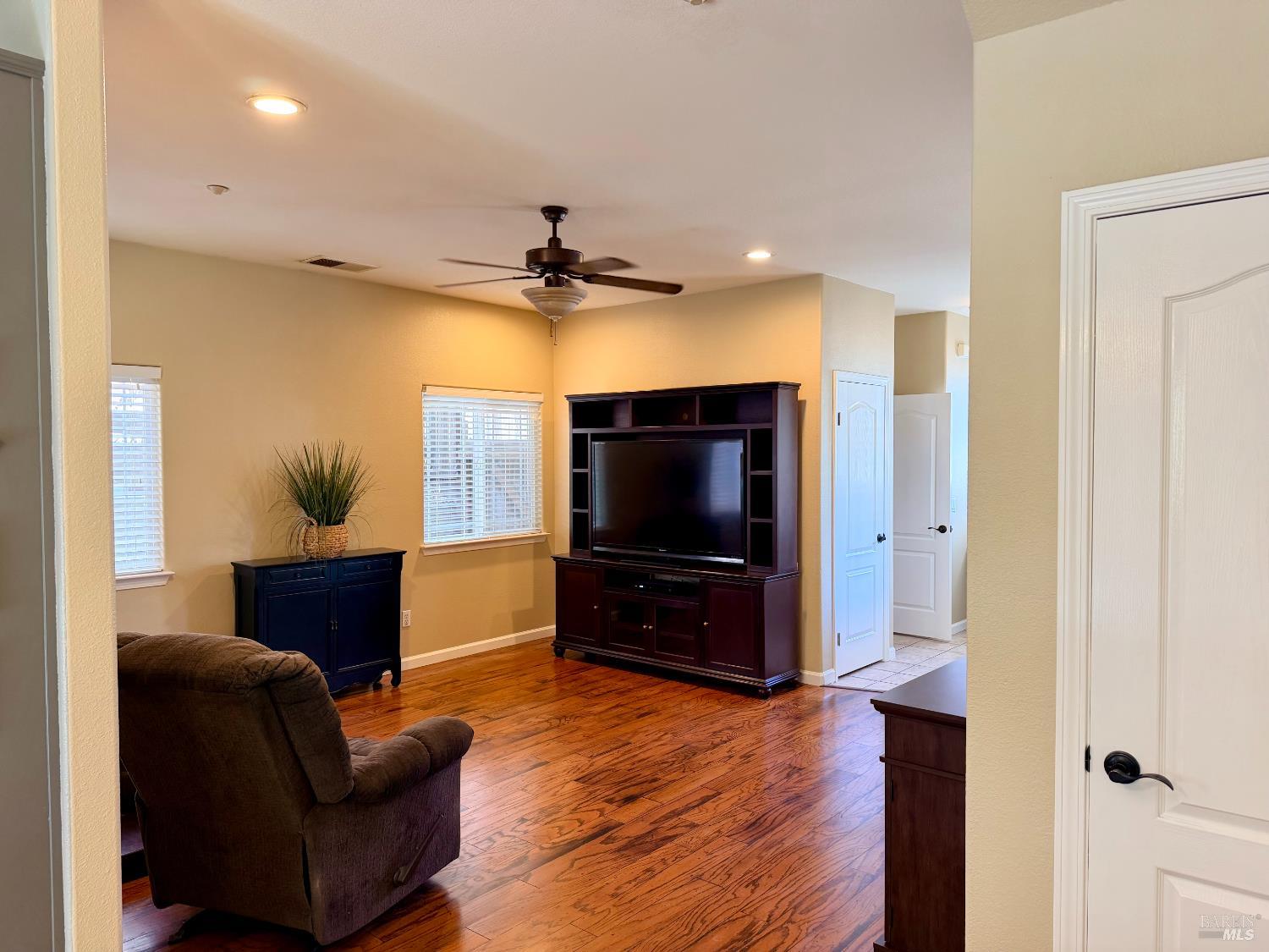 34 W Brookside Drive