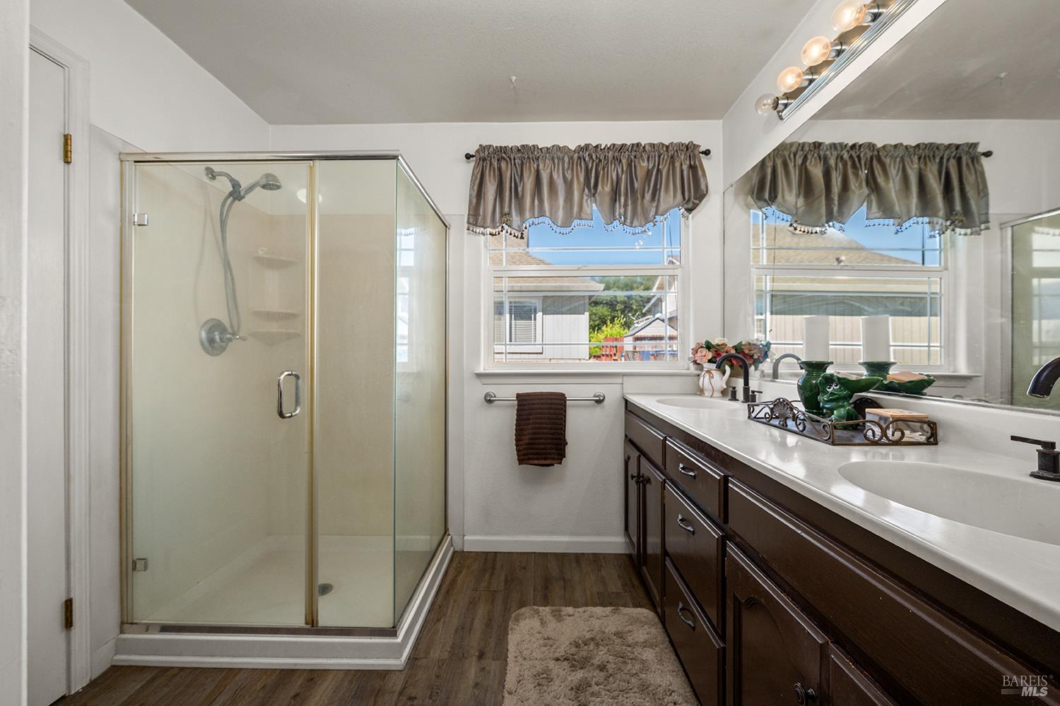 34 W Brookside Drive