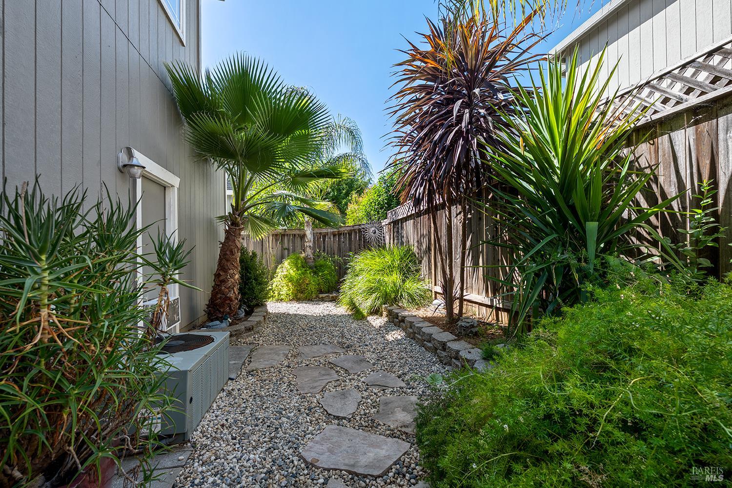 34 W Brookside Drive