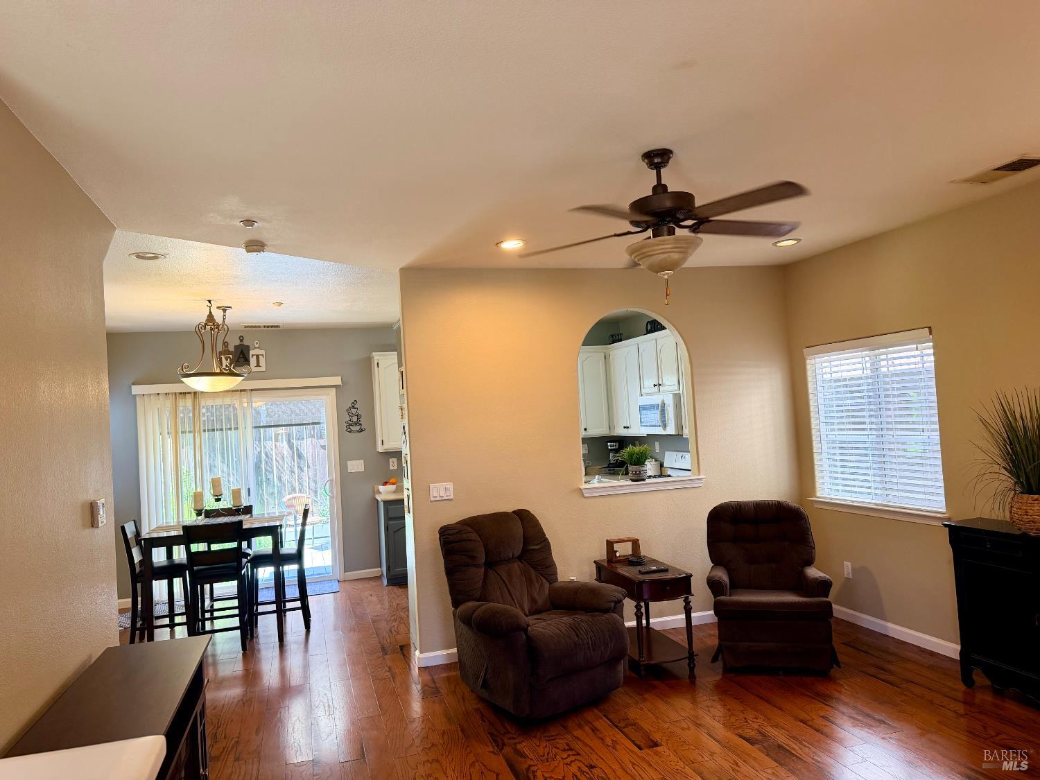 34 W Brookside Drive