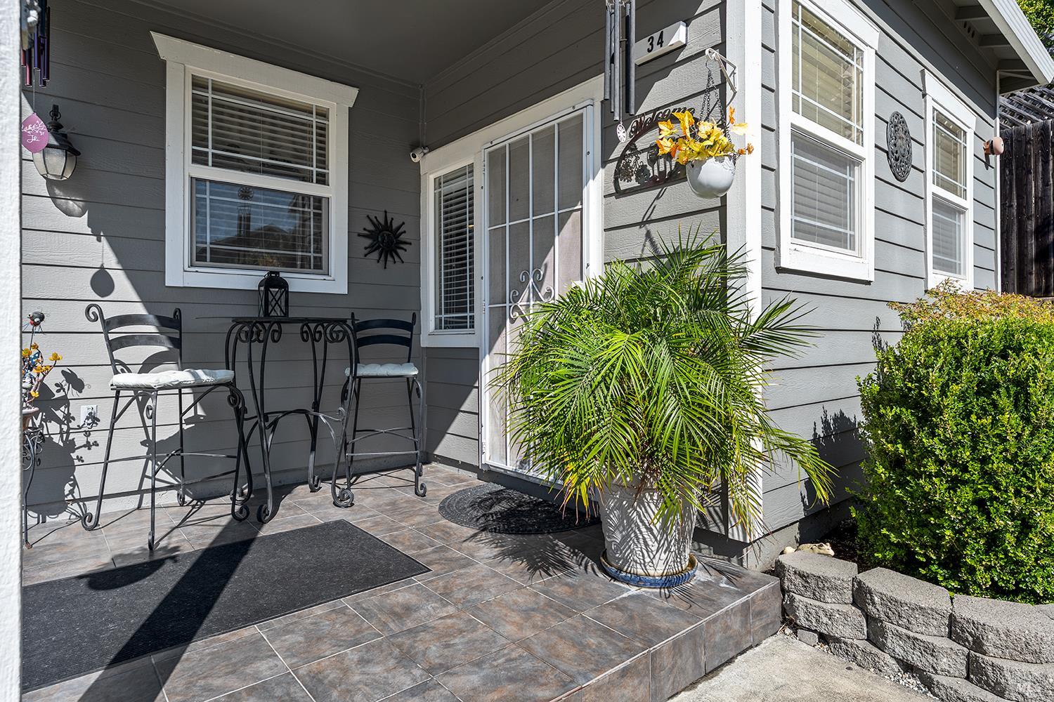 34 W Brookside Drive