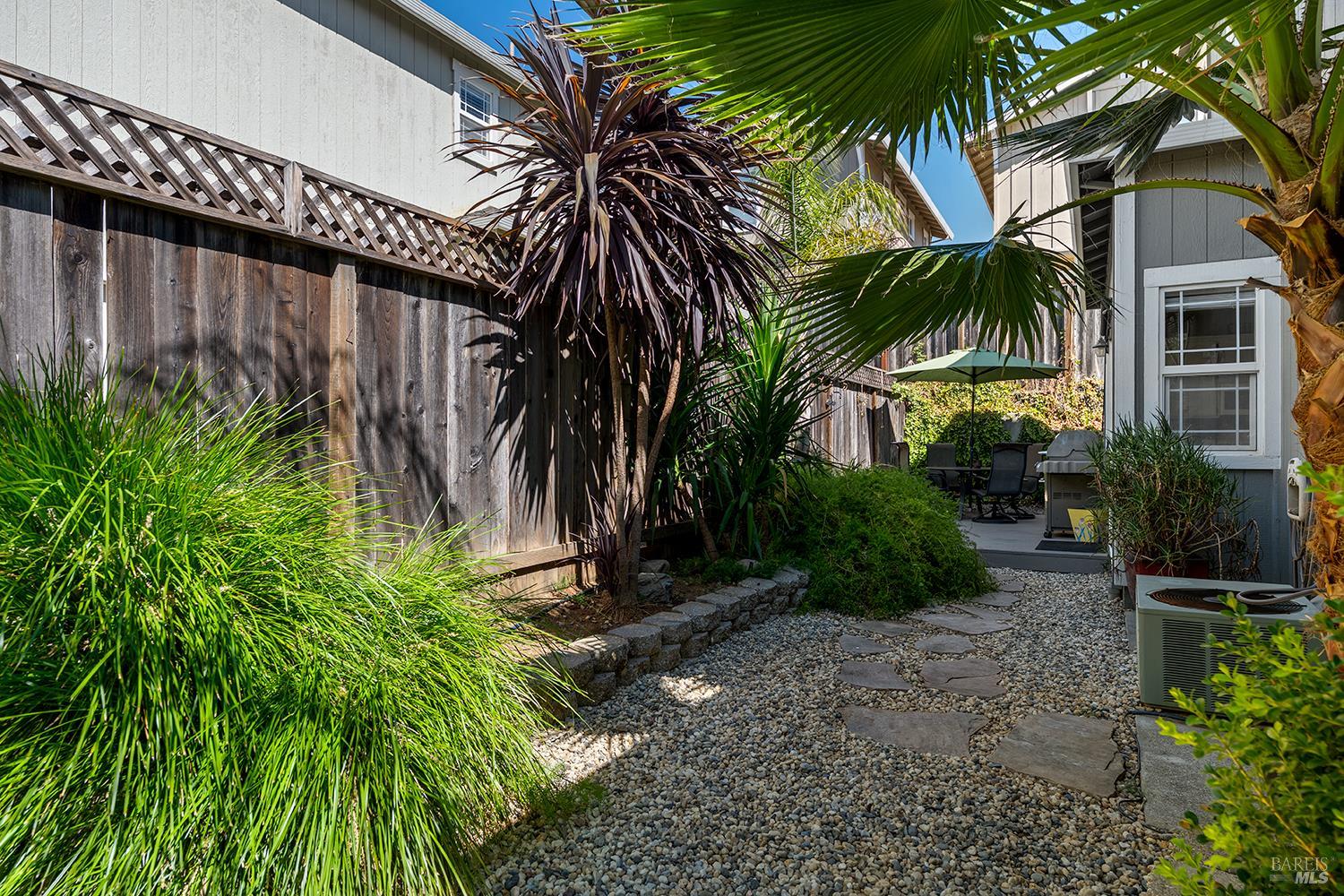 34 W Brookside Drive