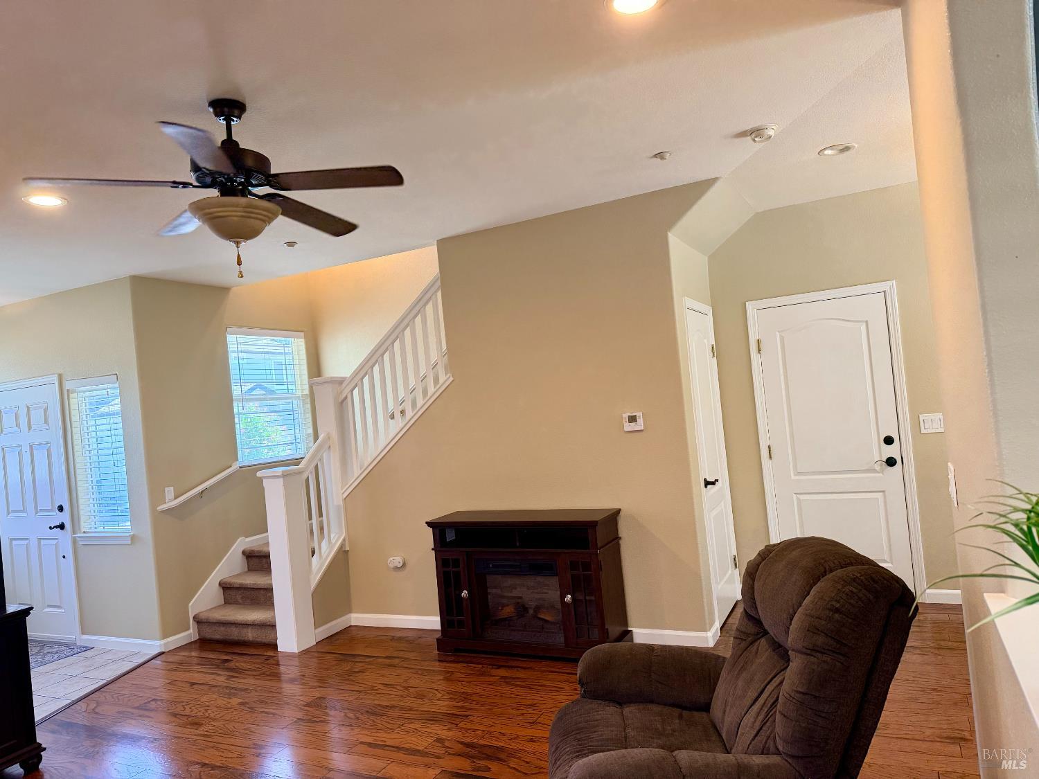 34 W Brookside Drive