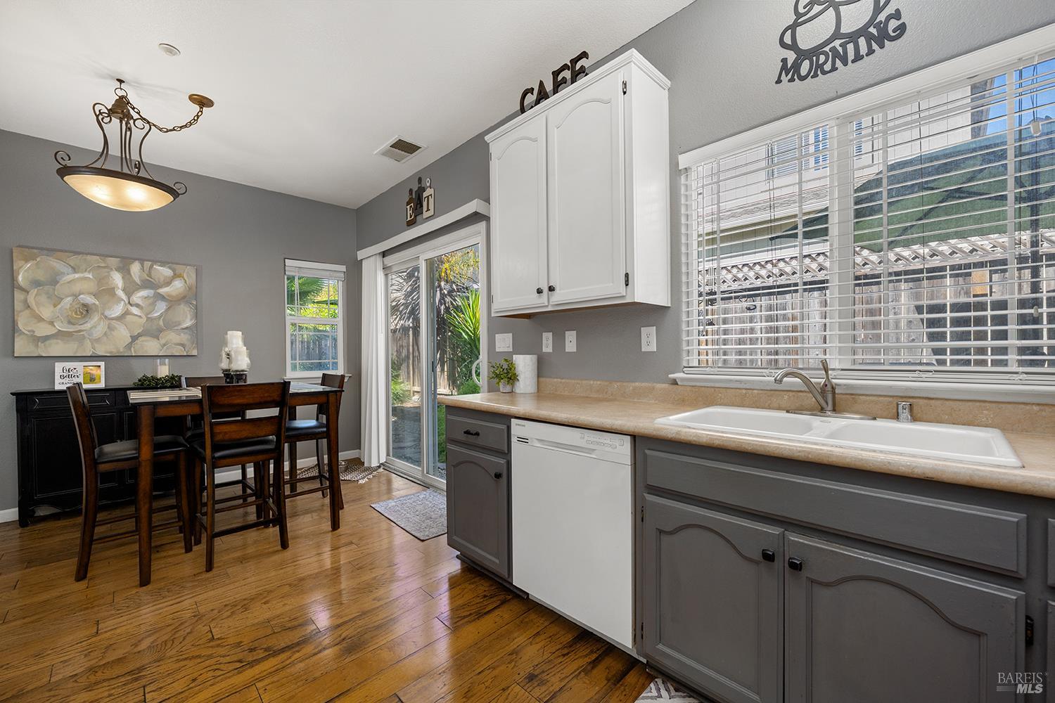 34 W Brookside Drive