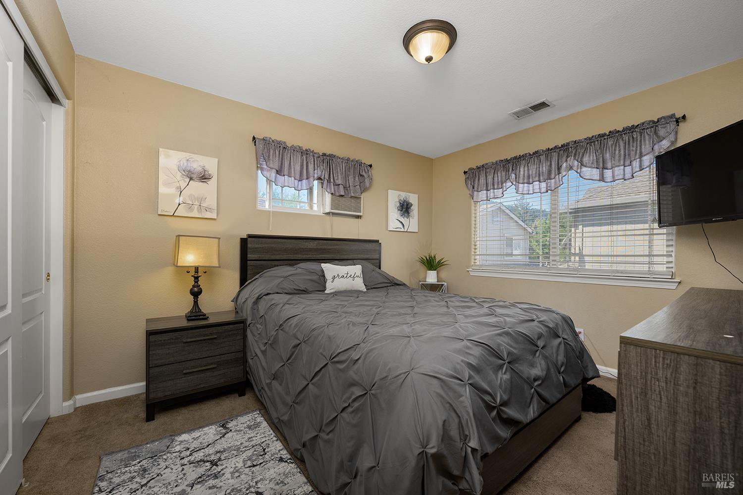 34 W Brookside Drive