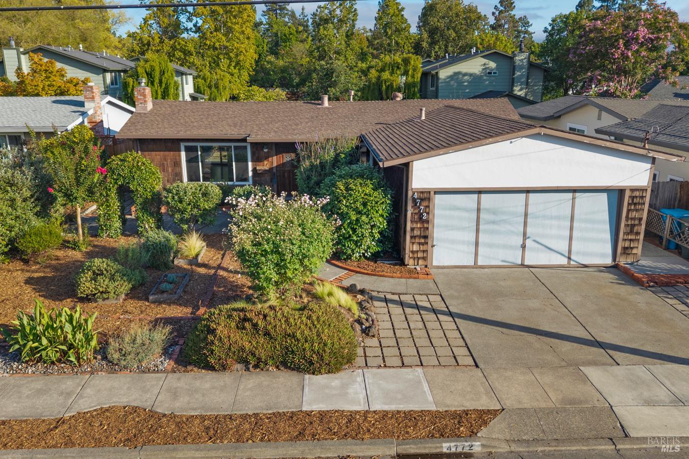 4772 Sunshine Avenue