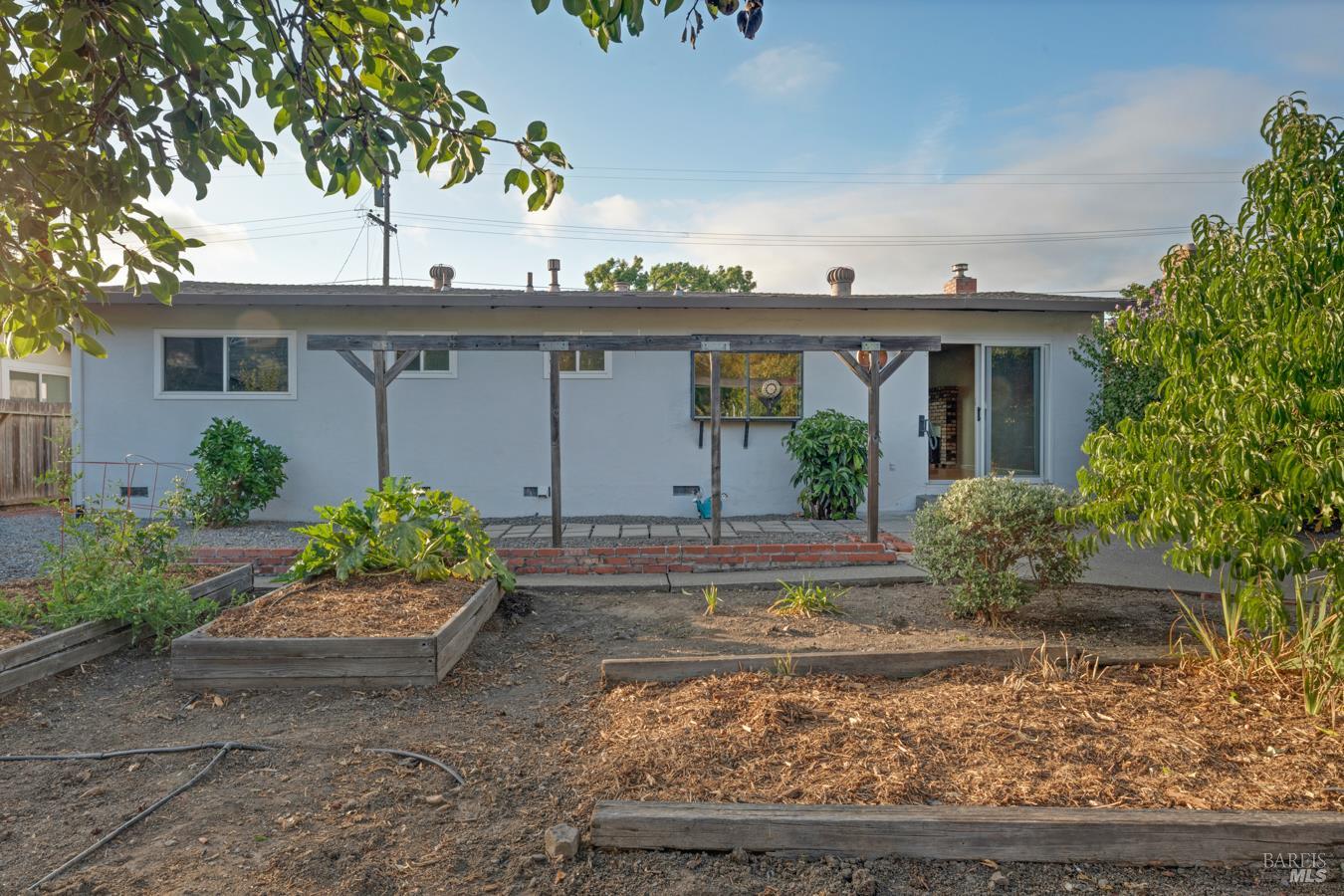 4772 Sunshine Avenue