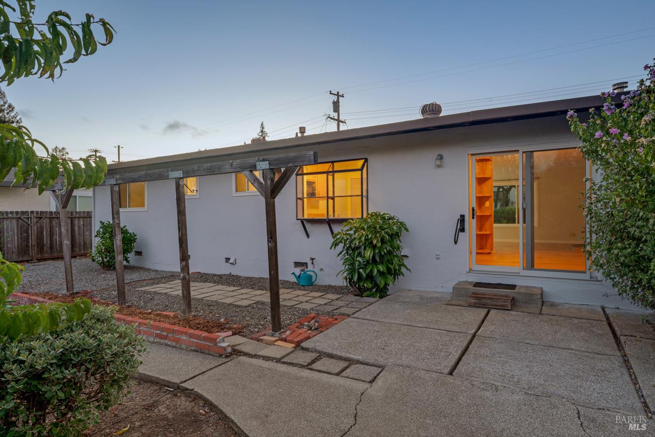 4772 Sunshine Avenue