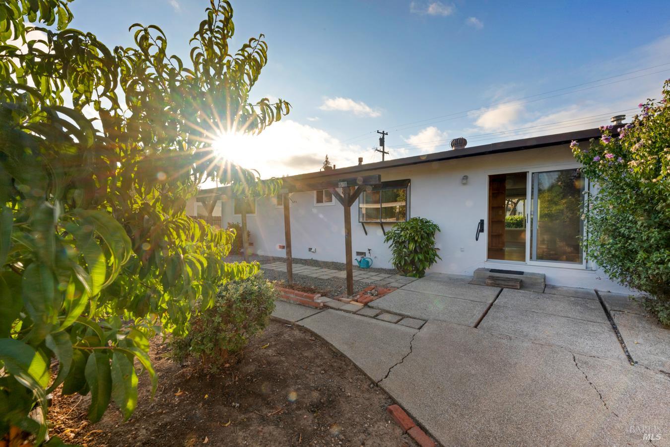 4772 Sunshine Avenue