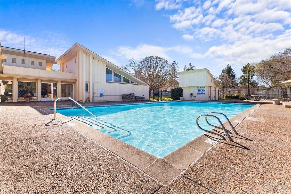 3005 Aurora Court