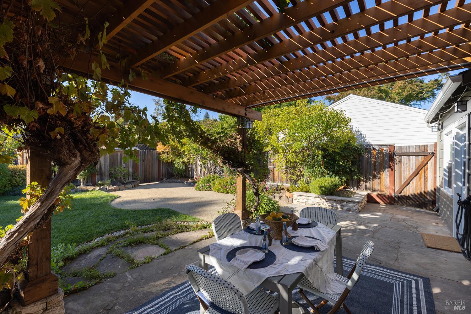2221 Grahn Drive