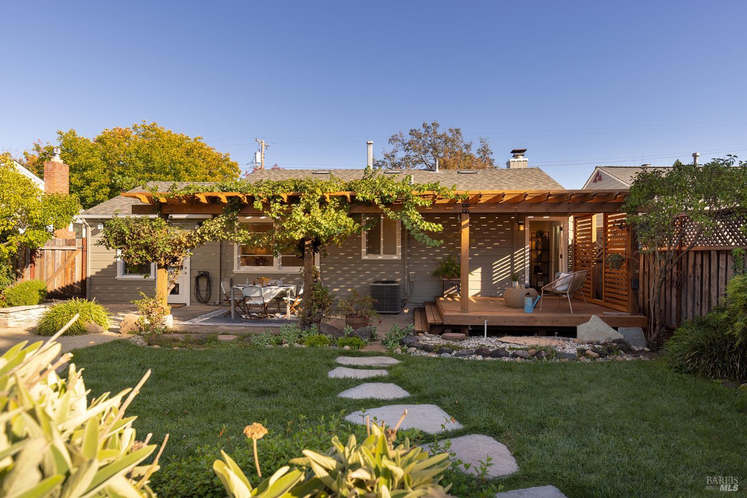 2221 Grahn Drive