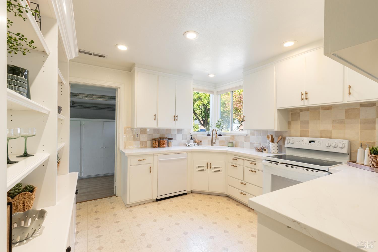 2221 Grahn Drive