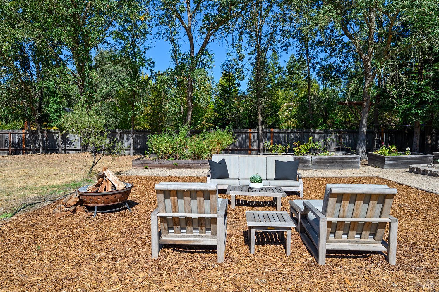 231 Zinfandel Road
