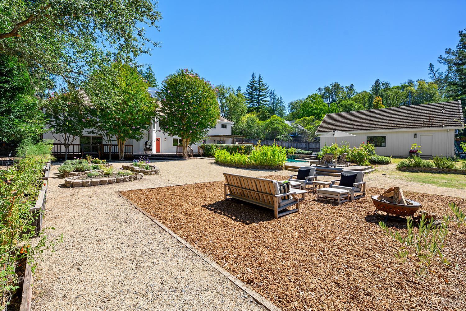 231 Zinfandel Road