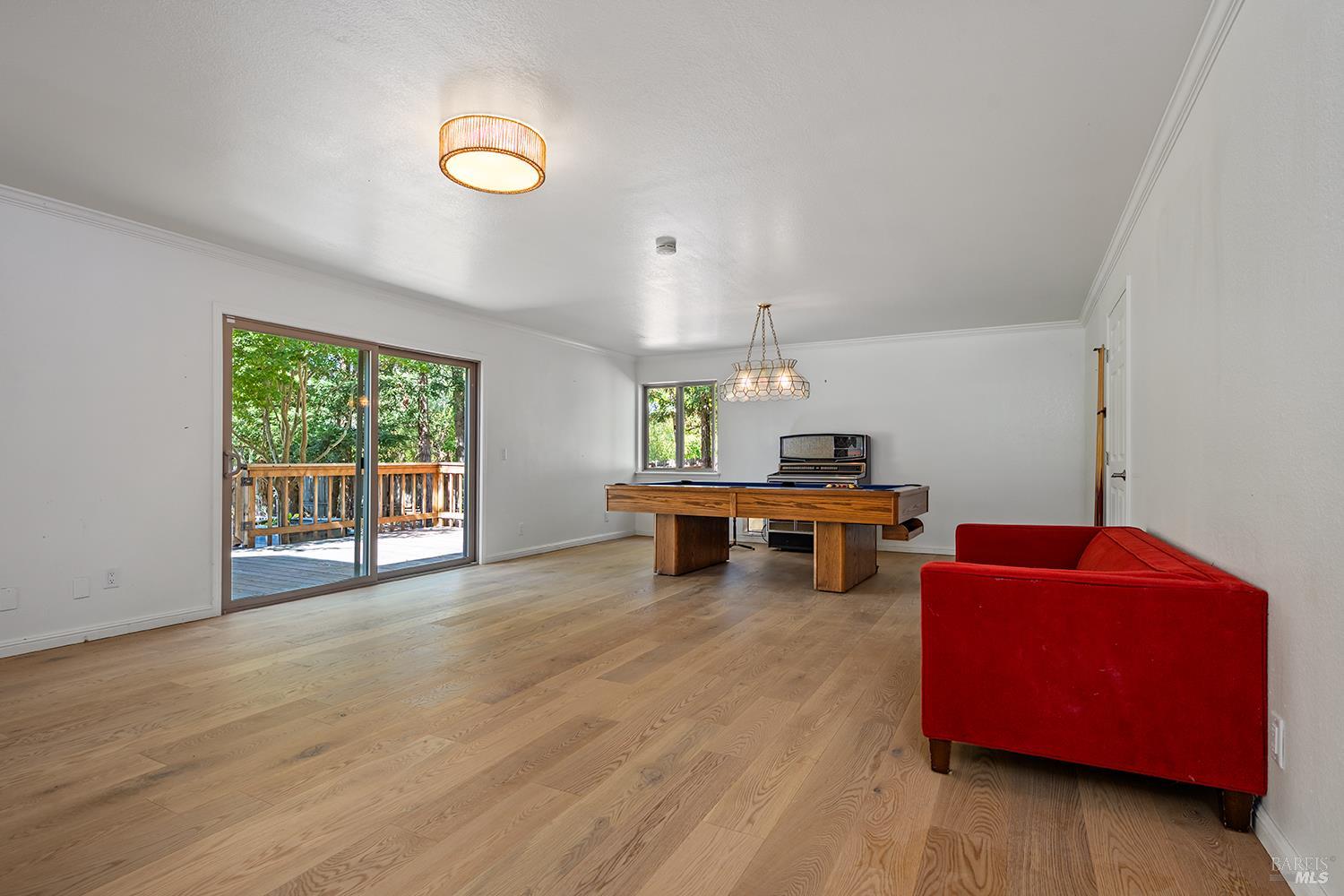231 Zinfandel Road