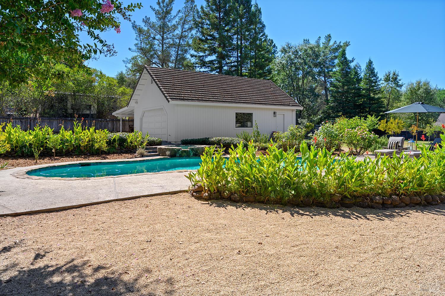 231 Zinfandel Road