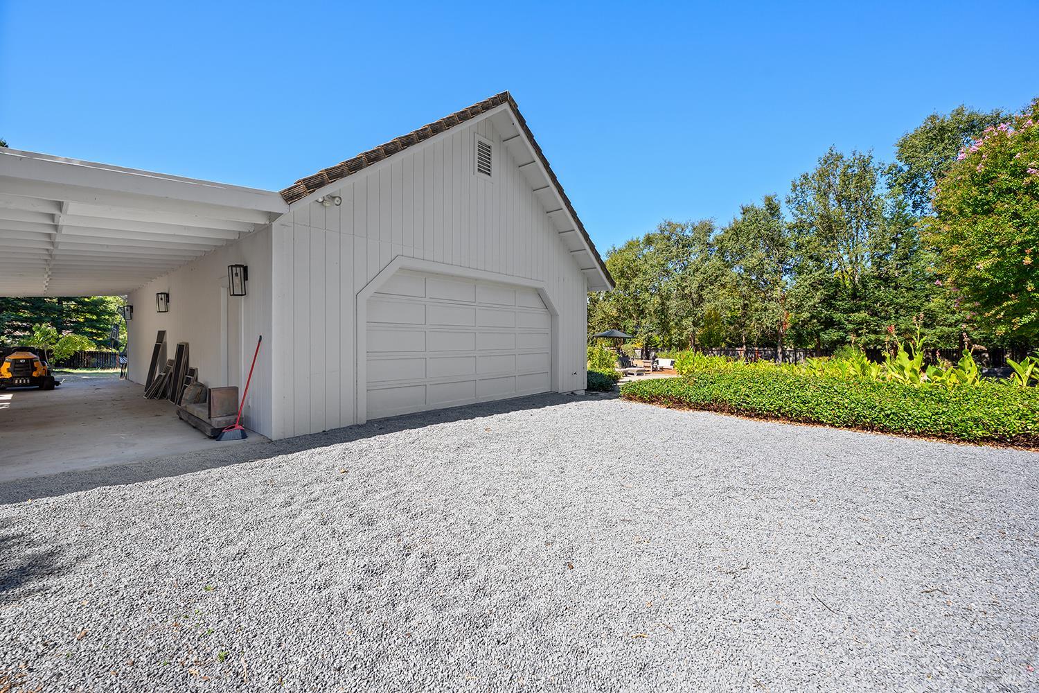231 Zinfandel Road
