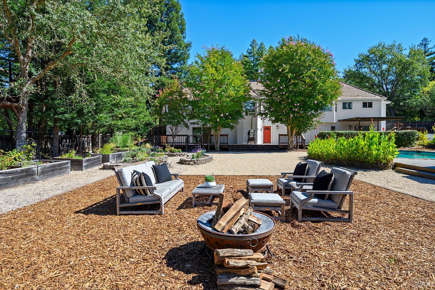 231 Zinfandel Road