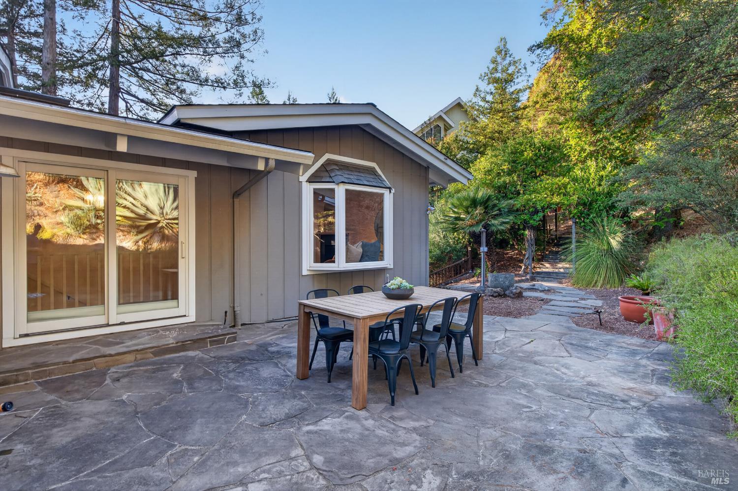25 Elm Avenue